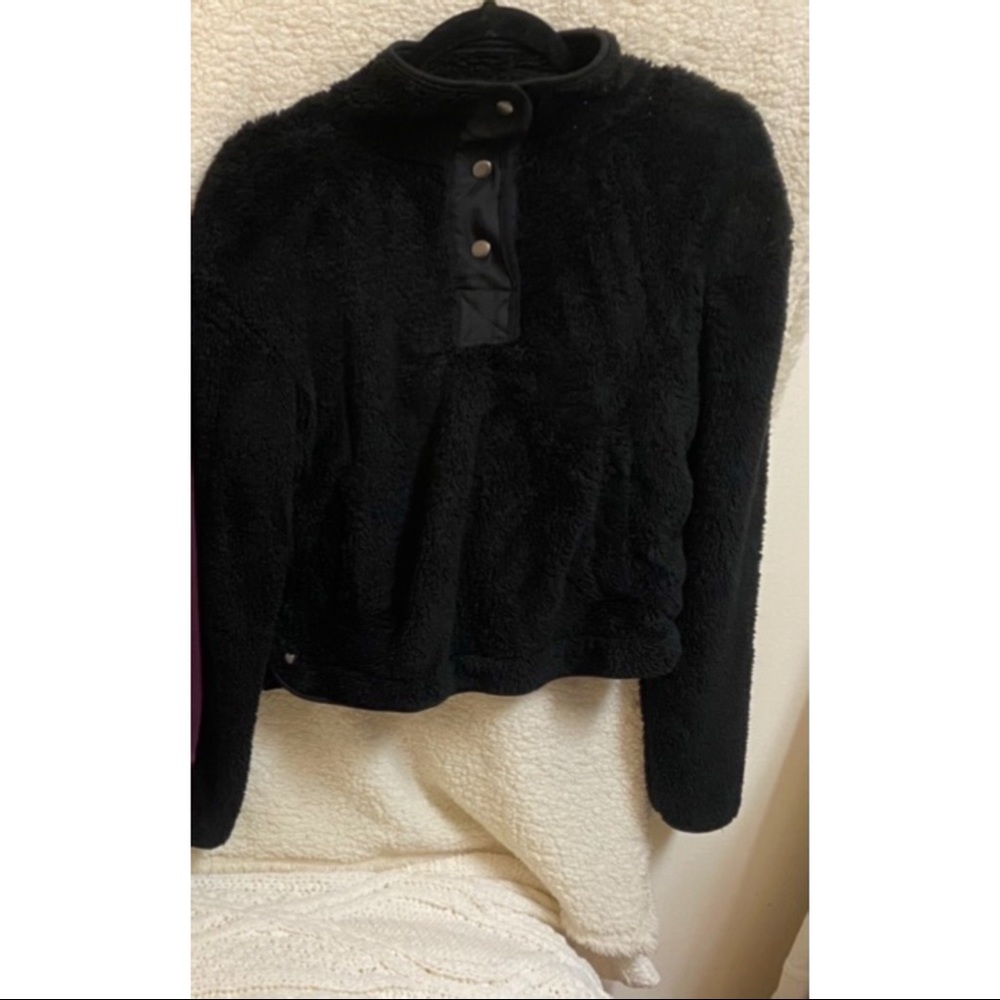 Black Sherpa Sweatshirt (Juniors)